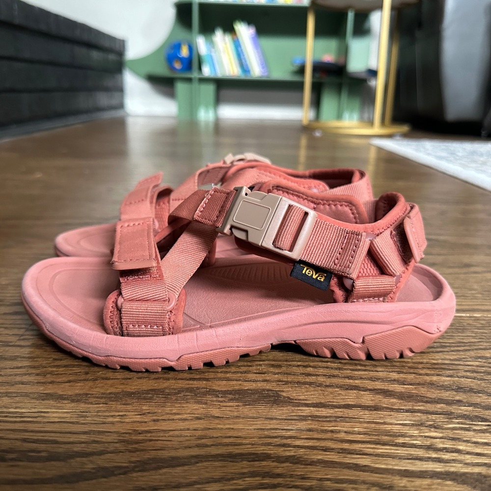 Teva Zymic Sandals Women 7 Pink Strappy Sport Hiking Comfort Gorpcore Outdoor